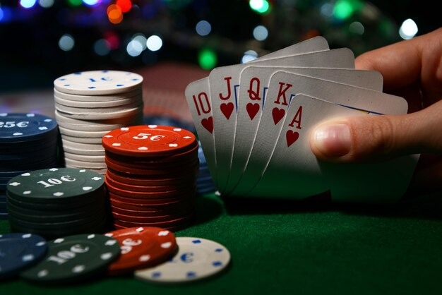 bunda slot Track up to 6 cards per round